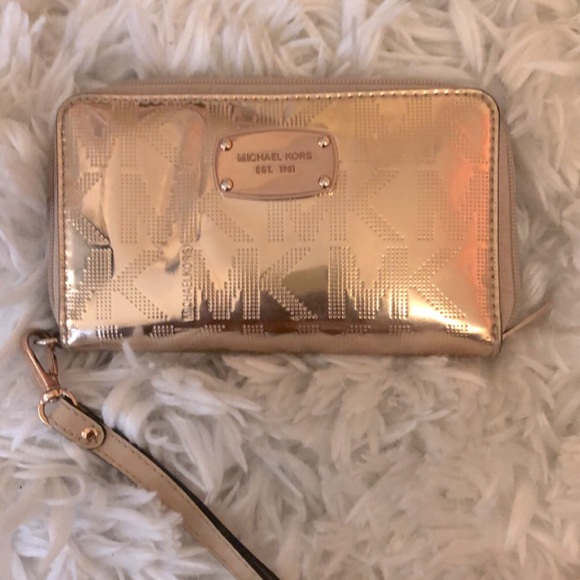 Rose Gold Michael Kors Wallet - Picture 1 of 7